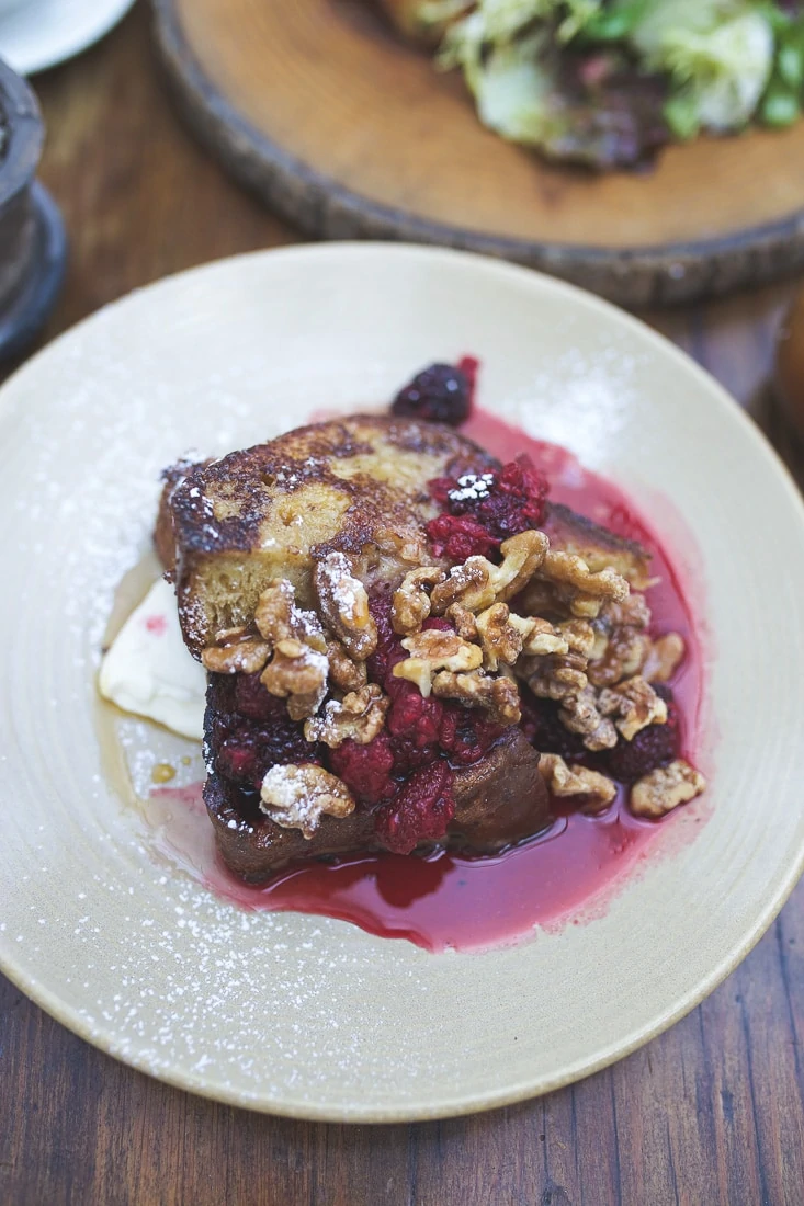 french toast with berries