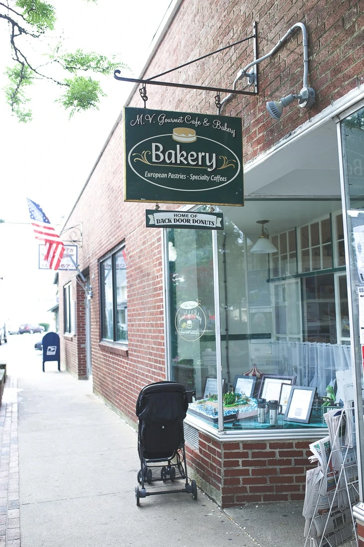 backdoor donuts bakery, oak bluffs
