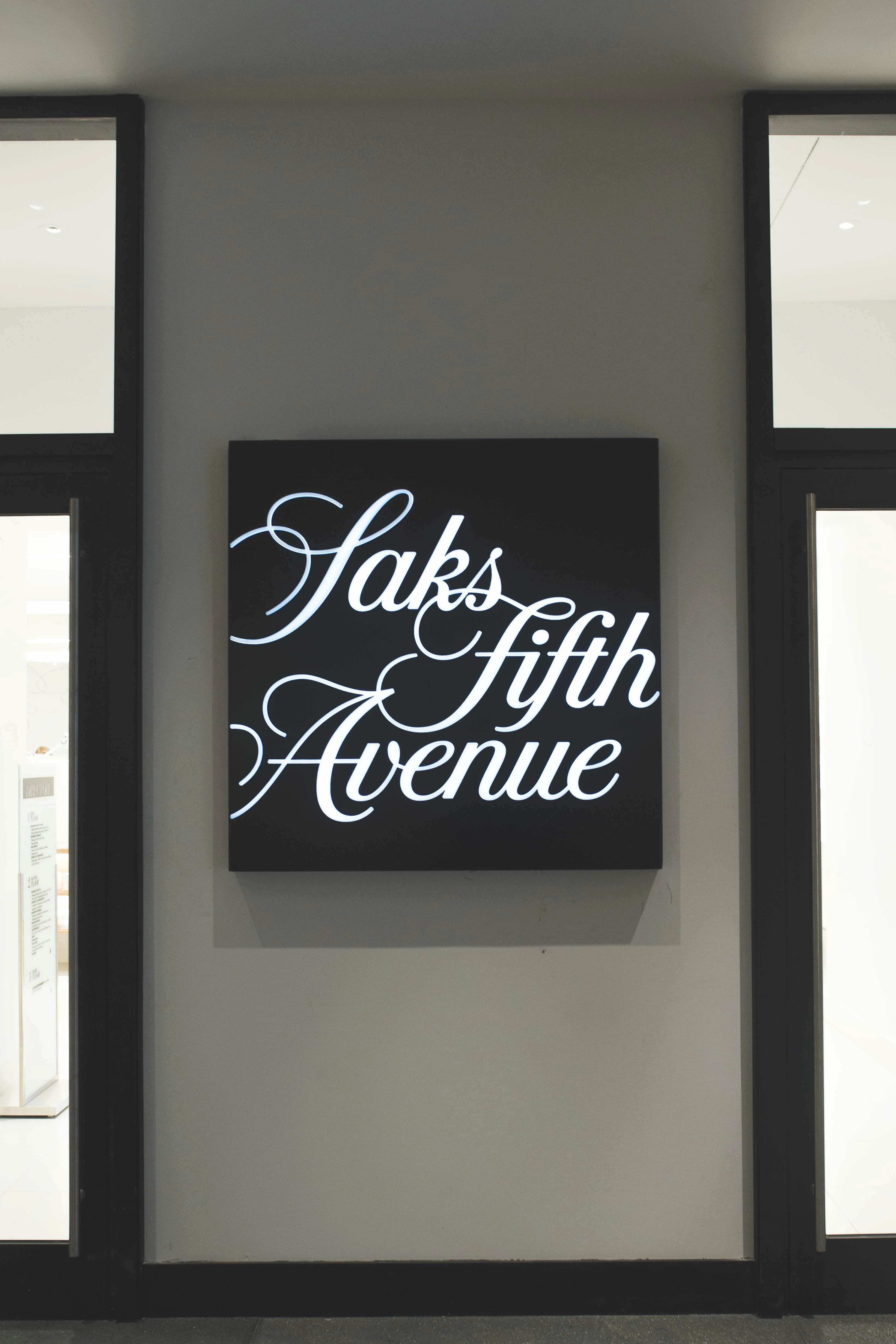 saks-fifth-avenue-brookfield-place