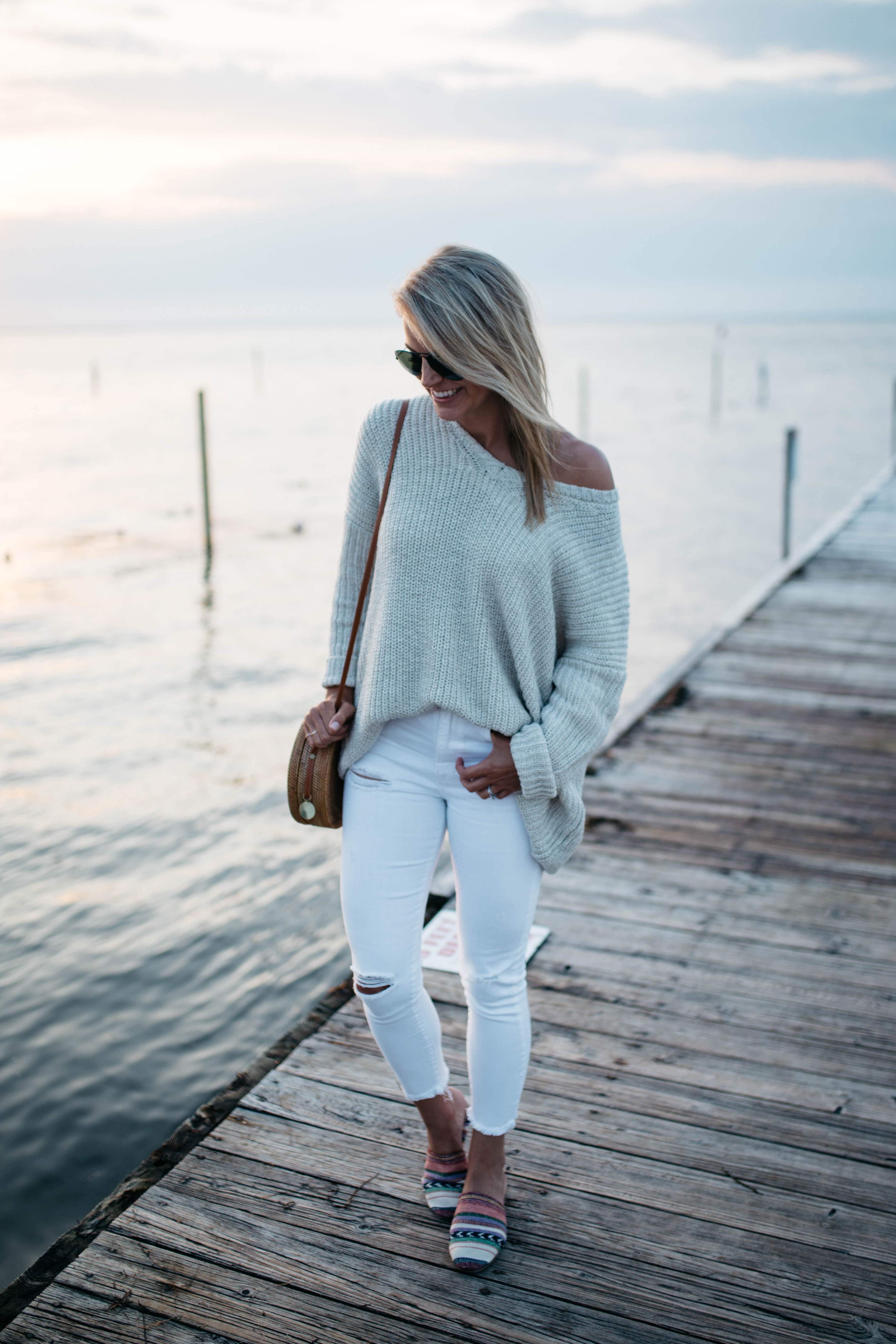 Ecote Olivia V-Neck Pullover Sweater