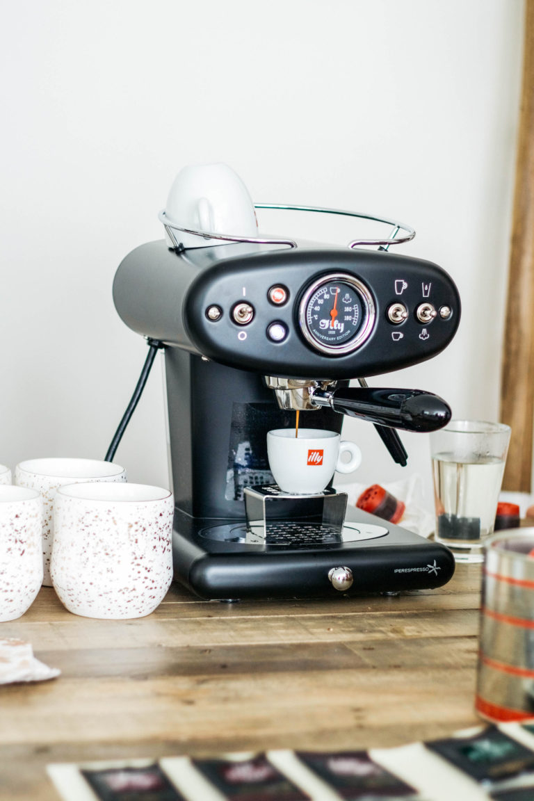 HOW TO GET THE BEST AT HOME COFFEE Styled Snapshots